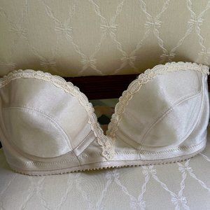 Frederick's of Hollywood Strapless Bra